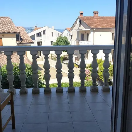 Burnik Apartment *
